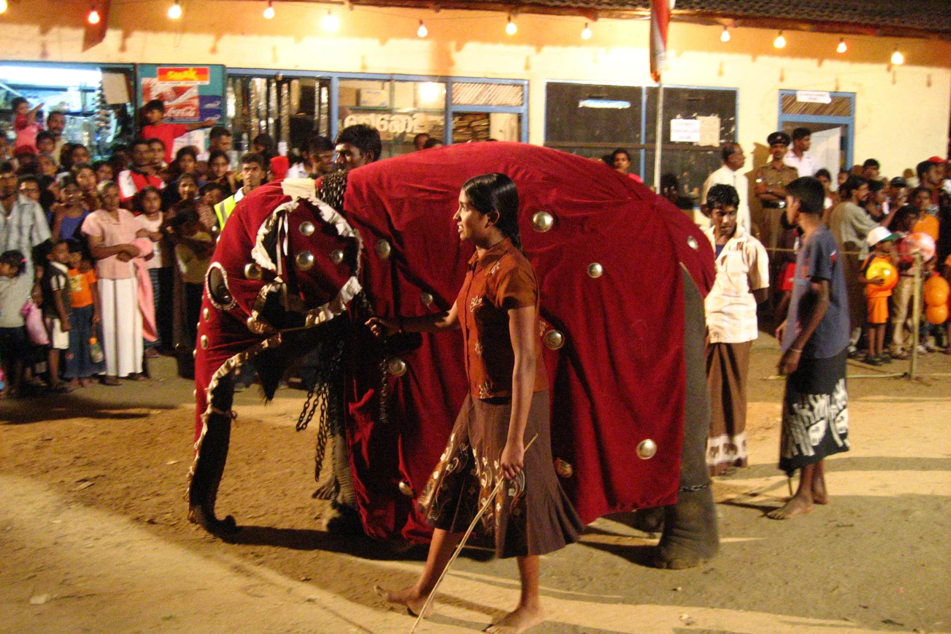 Tradewind-Pictures - Chandani und ihr Elefant - 03